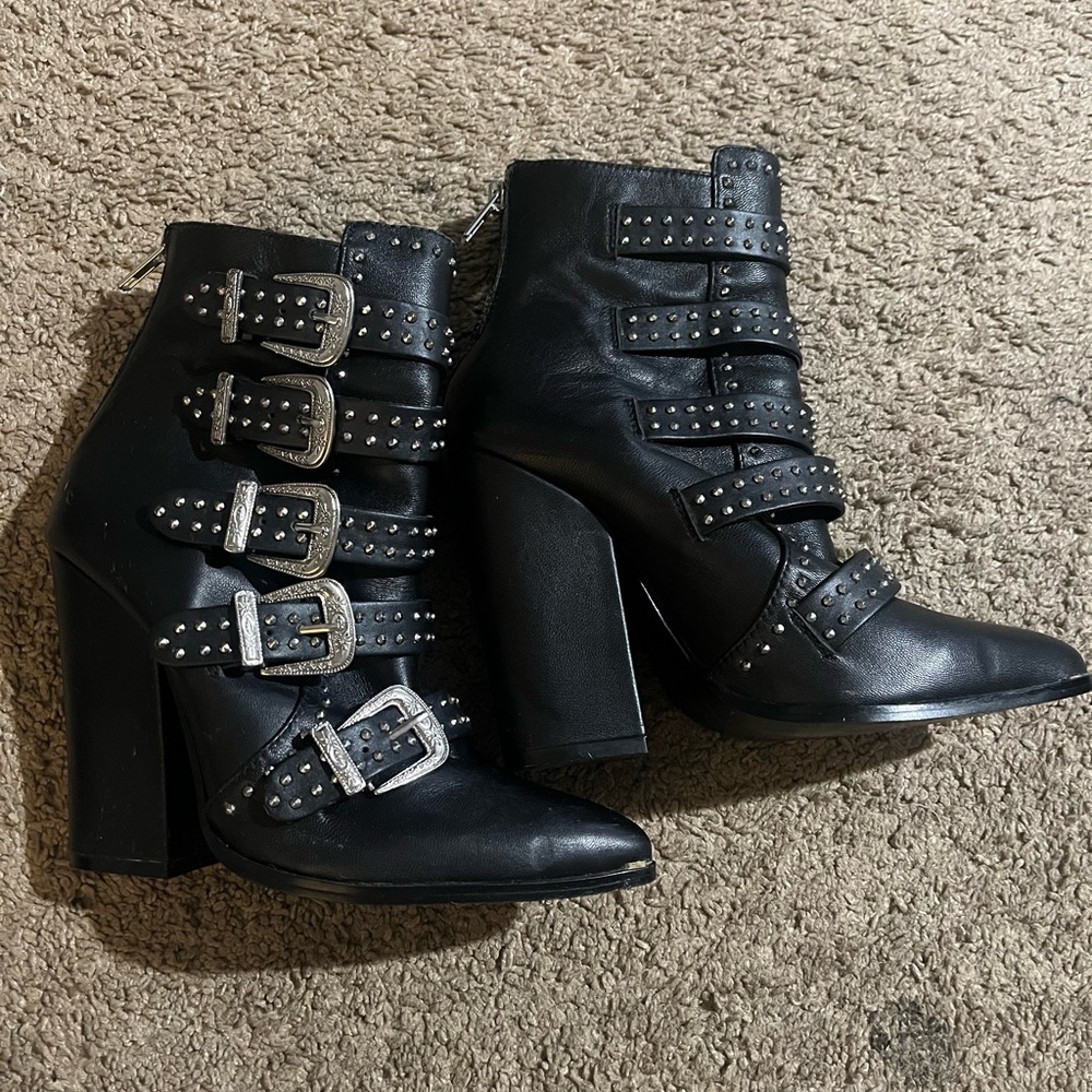 Steve Madden comet boots